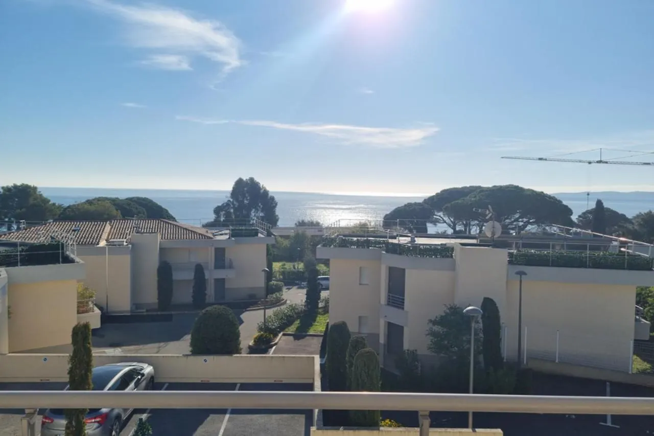 Apt With Pool Magnificent Sea View 80M To Beach Sainte-Maxime 0*,  France